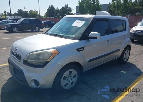 2013 Kia Soul z USA, uszkodzony, nr VIN KNDJT2A5XD7754831